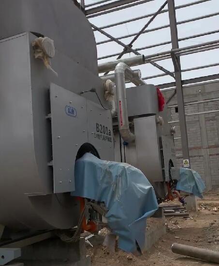 2臺(tái)臨時(shí)20噸-2.0MPa蒸汽鍋爐租賃供應(yīng)蒸汽施工現(xiàn)場(chǎng)